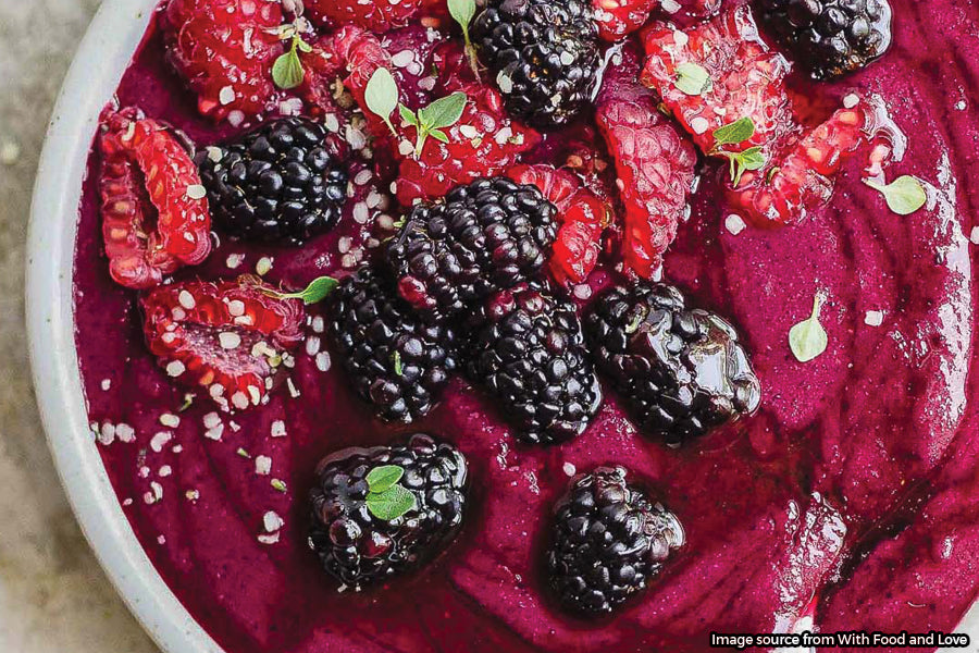 beet berry smoothie bowl
